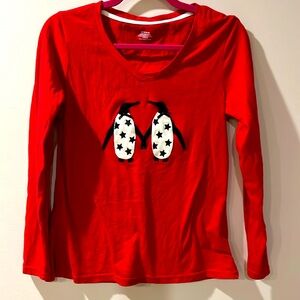 Red Long-Sleeved Pajama Top V-Neck. With Penguins Size Small 4-6